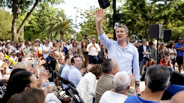 AMP.- Feijóo niega que Sánchez defienda las lenguas: "¡Este tío va a defender más el gallego que yo!"