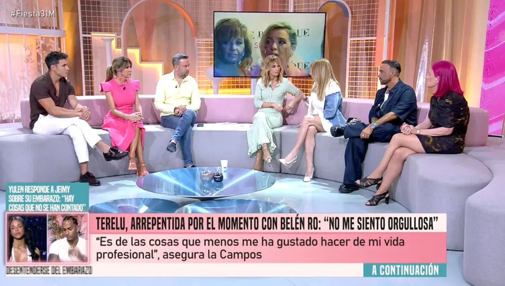 Captura de Belén Rodríguez junto a los colaboradores de 'Fiesta'
