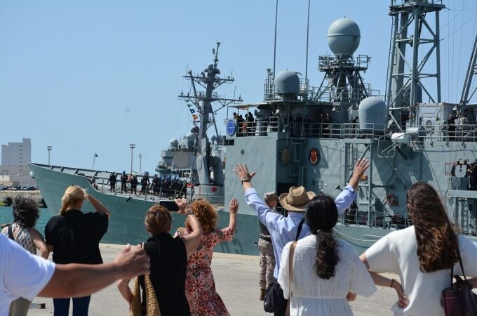 La fragata "Navarra", rumbo a la costa de Somalia para frenar a los piratas