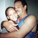 Rihanna, junto a su padre Ronald Fenty