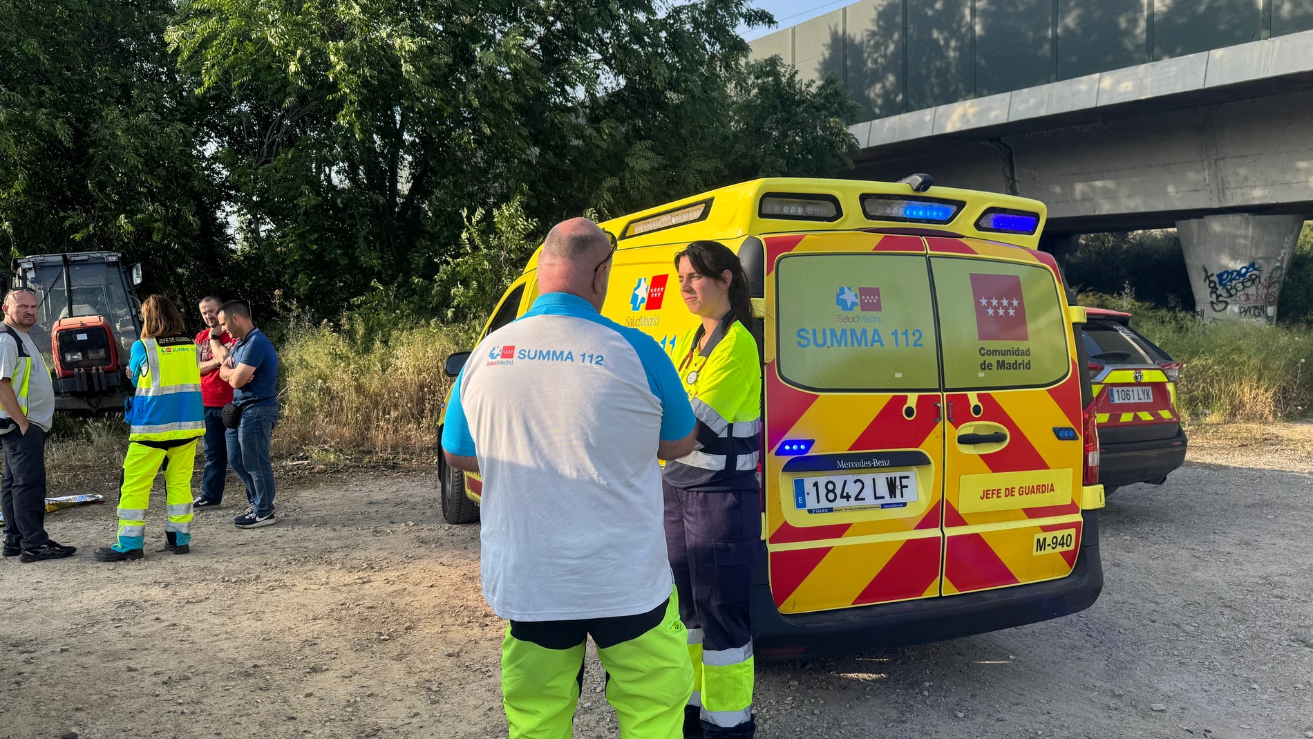 Efectivos del SUMMA 112 atendiendo una emergencia en GetafeREMITIDA / HANDOUT por SUMMA 112Fotografía remitida a medios de comunicación exclusivamente para ilustrar la noticia a la que hace referencia la imagen, y citando la procedencia de la imagen en la firma02/06/2025