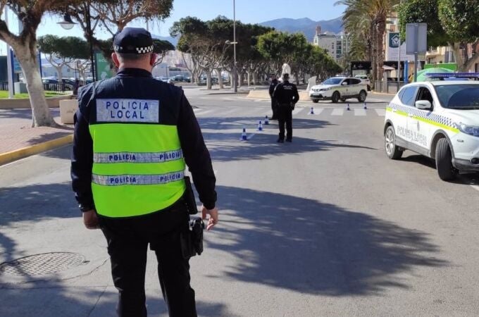 Sucesos.-AMPL(2) Muere en Adra (Almería) por heridas de bala en una pelea desatada por el volumen de la música