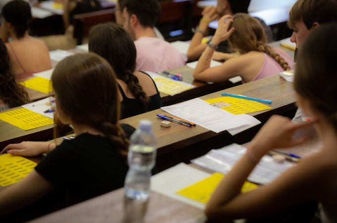 Selectividad 2025 en Andalucía: adiós a los dos modelos de examen y hola a la ortografía como criterio de nota