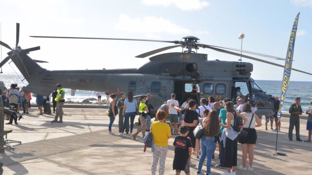Exposición de buques, vehículos y equipos militares en Las Palmas por el Día de las Fuerzas Armadas