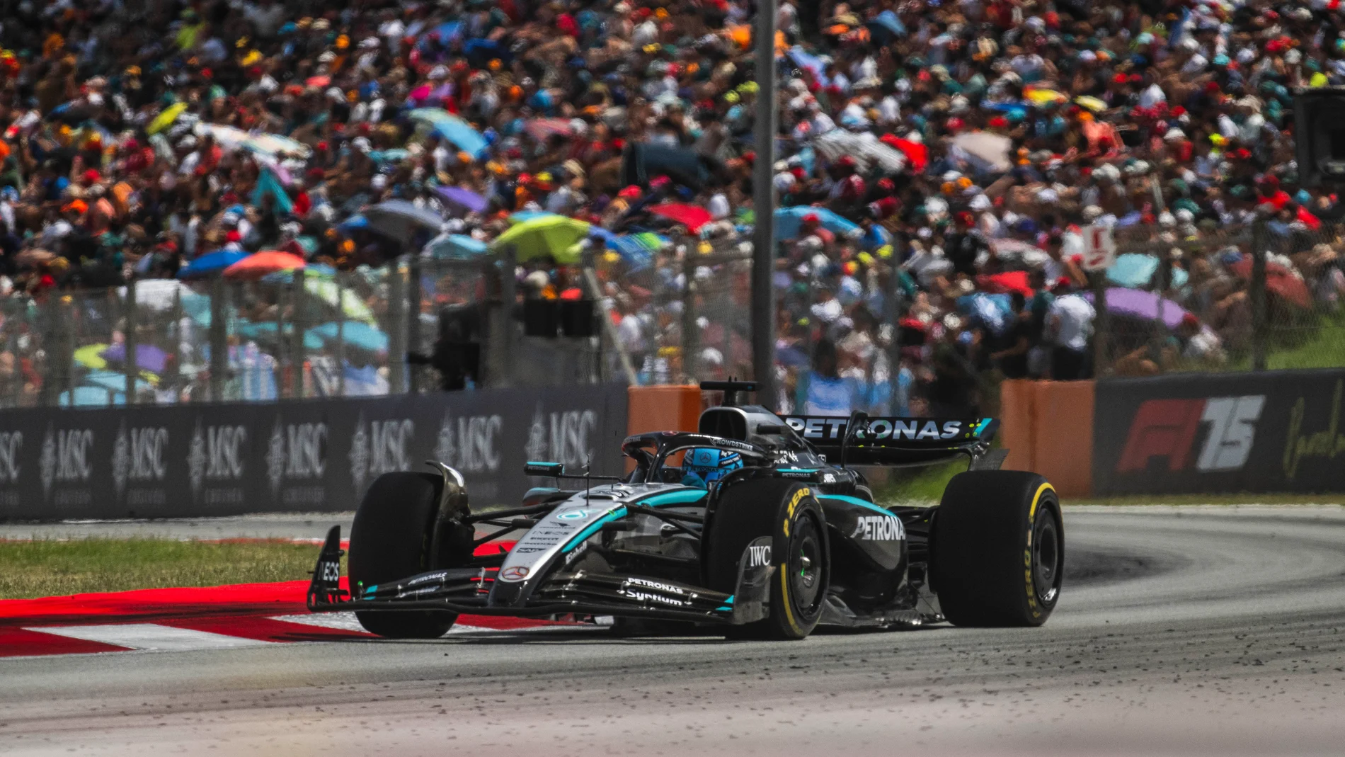 63 RUSSELL George (gbr), Mercedes AMG F1 Team W16, action during the Formula 1 Aramco Gran Premio de Espana 2025, Spanish Grand Prix 2025, 9th round of the 2025 FIA Formula One World Championship from May 30 to June 1, 2025 on the Circuit de Barcelona-Catalunya, in Montmeló, Spain - Photo Charly López / DPPIAFP7 01/06/2025 ONLY FOR USE IN SPAIN