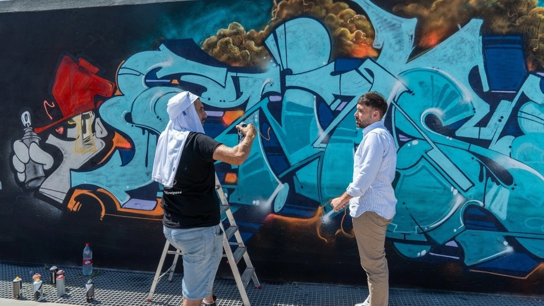 Más de cien artistas urbanos decoran el dique de La Curra, en Cartagena
