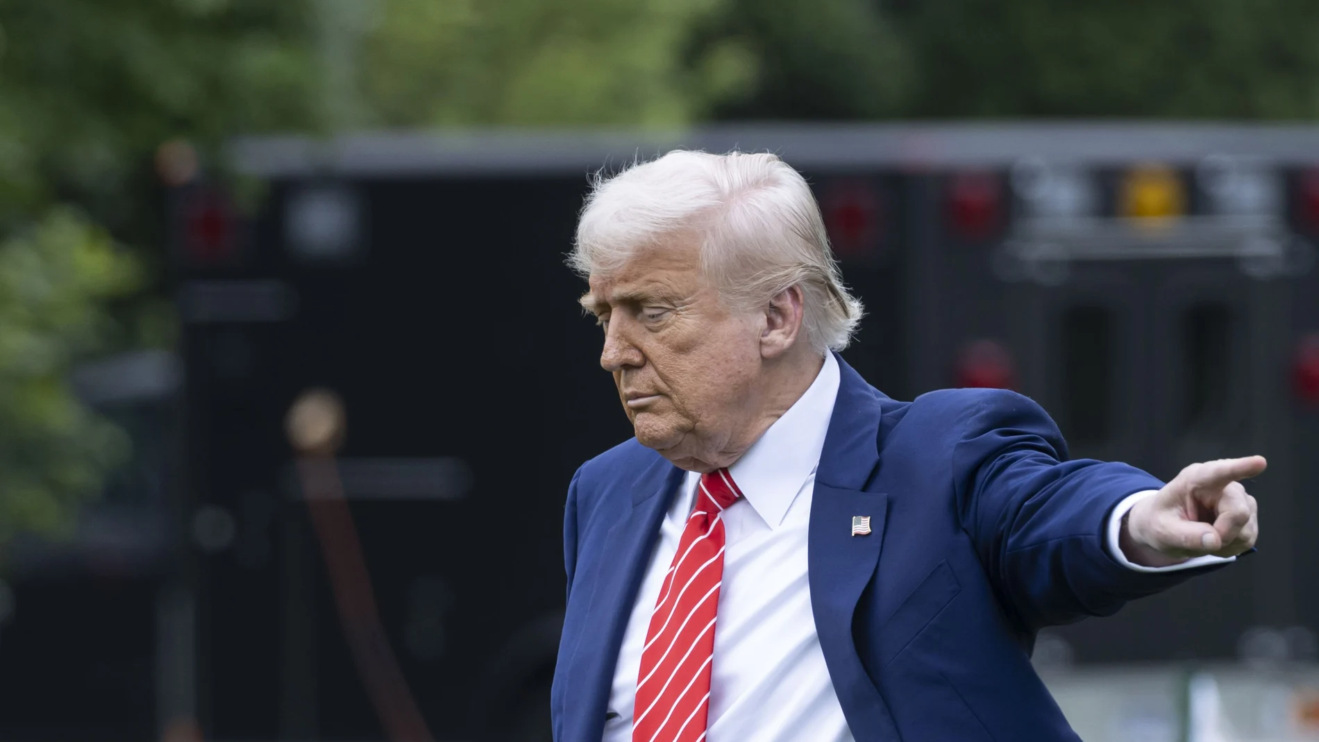 U.S. President Donald Trump departs the White House, May 30, 2025, in Washington, en route to U.S. Steel's Irvin Works in West Mifflin, Pennsylvania.