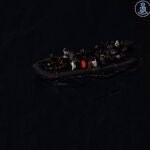 Rescatadas 41 personas en una neumática cerca de Lanzarote