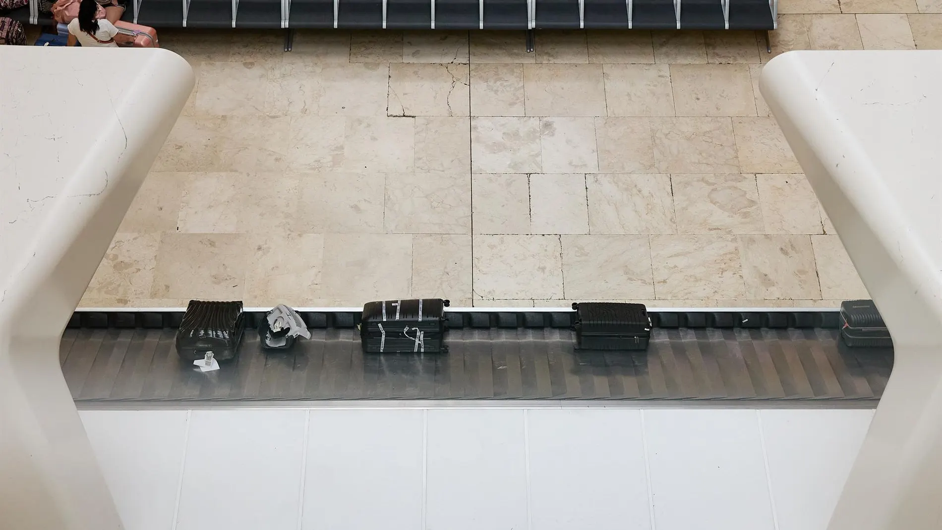 Desmantelan un grupo criminal que introducía cocaína en Barajas en equipajes de viaje