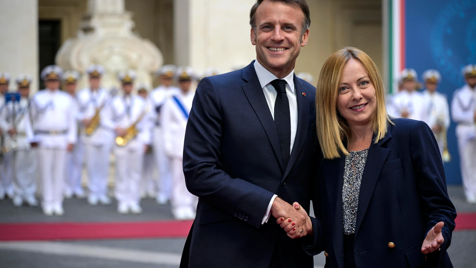 Rome (Italy), 03/06/2025.- Italian Prime Minister Giorgia Meloni (R) welcomes French President Emmanuel Macron (L) at Palazzo Chigi in Rome, Italy, 03 June 2025. (Francia, Italia, Roma) EFE/EPA/RICCARDO ANTIMIANI