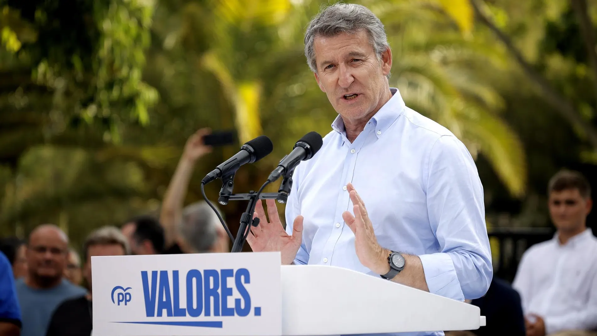Feijóo critica que Sánchez lleve un mes "callado" ante la "corrupción" que le rodea: "Es un silencio cómplice"