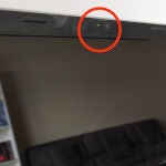 La luz junto a la cámara integrada puede dar información muy valiosa
