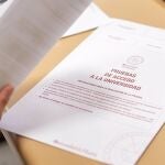 La nueva Selectividad arranca con preguntas sobre la llegada de cayucos, Bretón o el aumento de universidades privadas