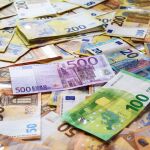 Imagen de archivo de billetes de euro