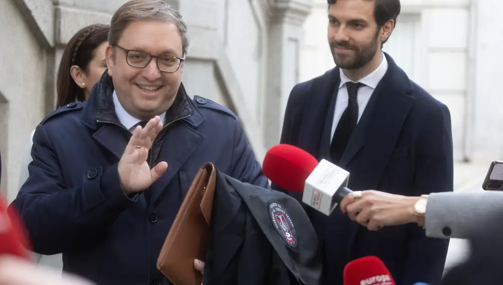 El abogado de la acusación popular que ejerce la APIF Juan Antonio Frago llega al Tribunal Supremo.