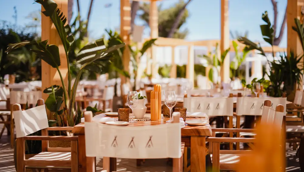 Zona de restauración de Nikki Beach Mallorca