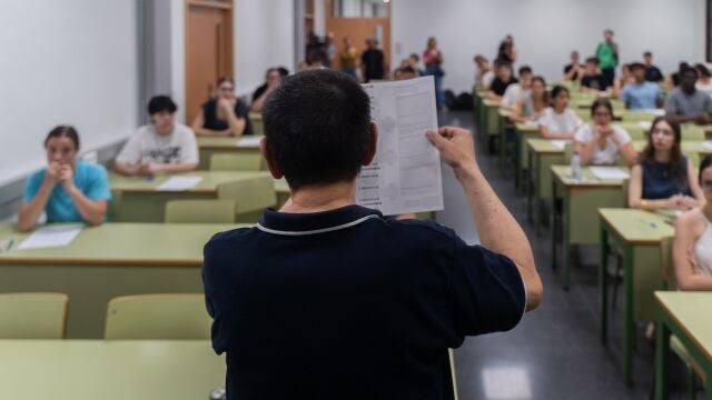 La polémica en torno al libro sobre Bretón abre la PAU en la Comunitat Valenciana