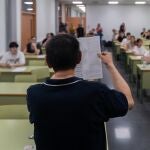 La polémica en torno al libro sobre Bretón abre la PAU en la Comunitat Valenciana