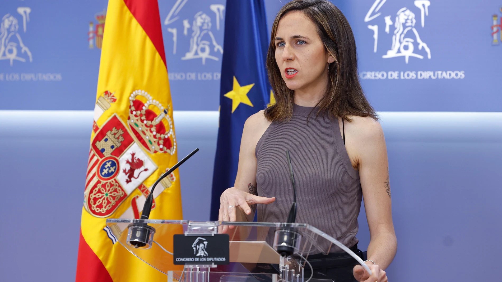 MADRID, 03/06/2025.-La secretaria general de Podemos, Ione Belarra, atiende a los medios de comunicación en una rueda de prensa, este martes en el Congreso de Los Diputados.- EFE/ Chema Moya