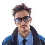 Álex Márquez ha presentado la nueva colección de gafas de Hawkers