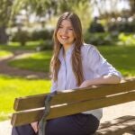 La infanta Sofía llega a la mayoría de edad mañana martes 29 de abril, un aniversario que celebrará en el internado de Gales (Reino Unido) en el que está a punto de finalizar su segundo curso de bachillerato sin la presencia de sus padres, los reyes de España ni su hermana, la princesa Leonor. 