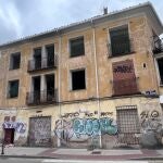 Vecinos de Casablanca exigen una solución "sin demora" para el edificio abandonado del Paseo San Antonio