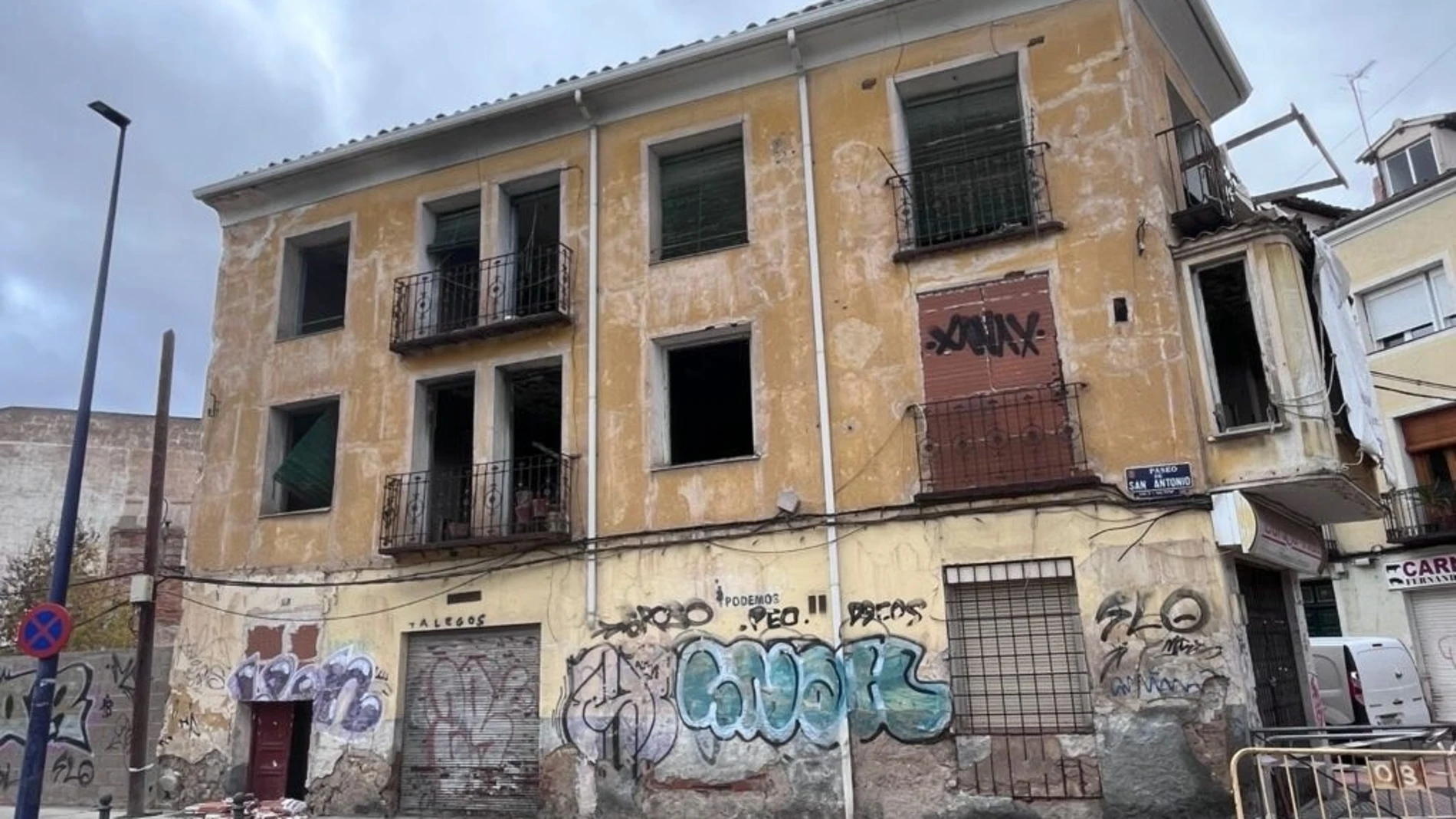 Vecinos de Casablanca exigen una solución "sin demora" para el edificio abandonado del Paseo San Antonio. REMITIDA / HANDOUT por AAAVV CASABLANCA Fotografía remitida a medios de comunicación exclusivamente para ilustrar la noticia a la que hace referencia la imagen, y citando la procedencia de la imagen en la firma 05/06/2025