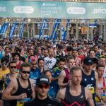 Cientos de personas participan en la eDreams Mitja Marató de Barcelona, a 16 de febrero de 2025, en Barcelona,