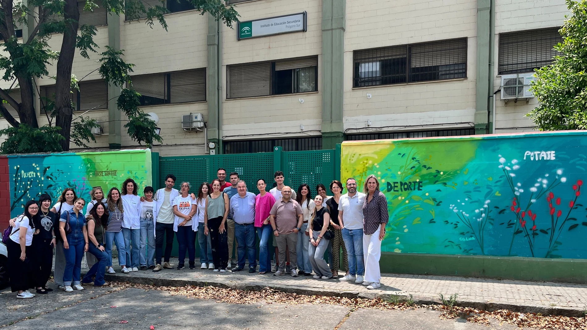 Foto de familia de alumnos, profesores y doctores del programa Stay Healthy de la Fundación Quirónsalud