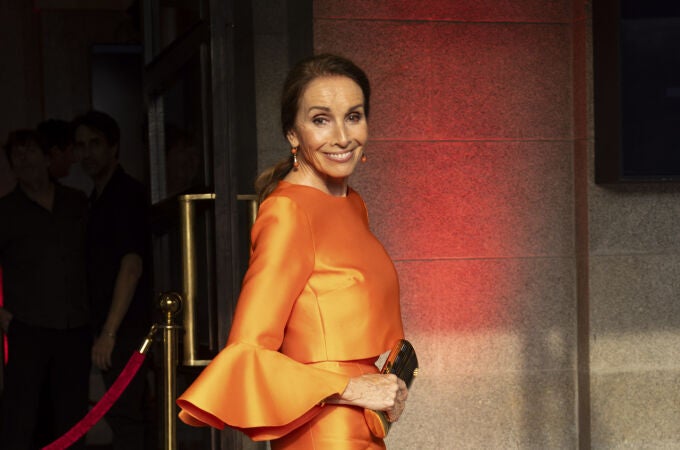 El look de de Ana Belén.