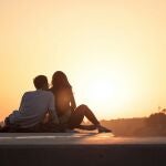 Lo que las parejas que duran muchos años nunca hacen (y qué hacen en su lugar)