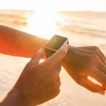 El smartwatch más vendido para este verano: no se raya, resiste al agua y tiene batería para días