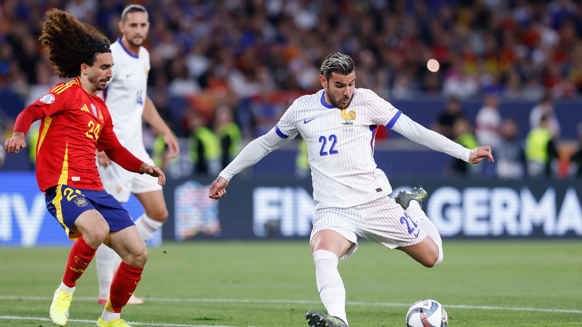 Theo Hernandez of France and Marc Cucurella of Spain in action during the UEFA Nations League Semi Final match between Spain and France at Stuttgart Arena on June 5, 2025, in Stuttgart, Germany. AFP7 05/06/2025 ONLY FOR USE IN SPAIN