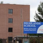 Otras dos víctimas y sus padres confirman ante la jueza las supuestas agresiones del excapellán del Highlands