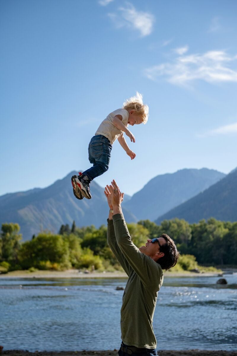 Lo que los padres de niños seguros de sí mismos nunca hacen (y qué hacen en su lugar)
