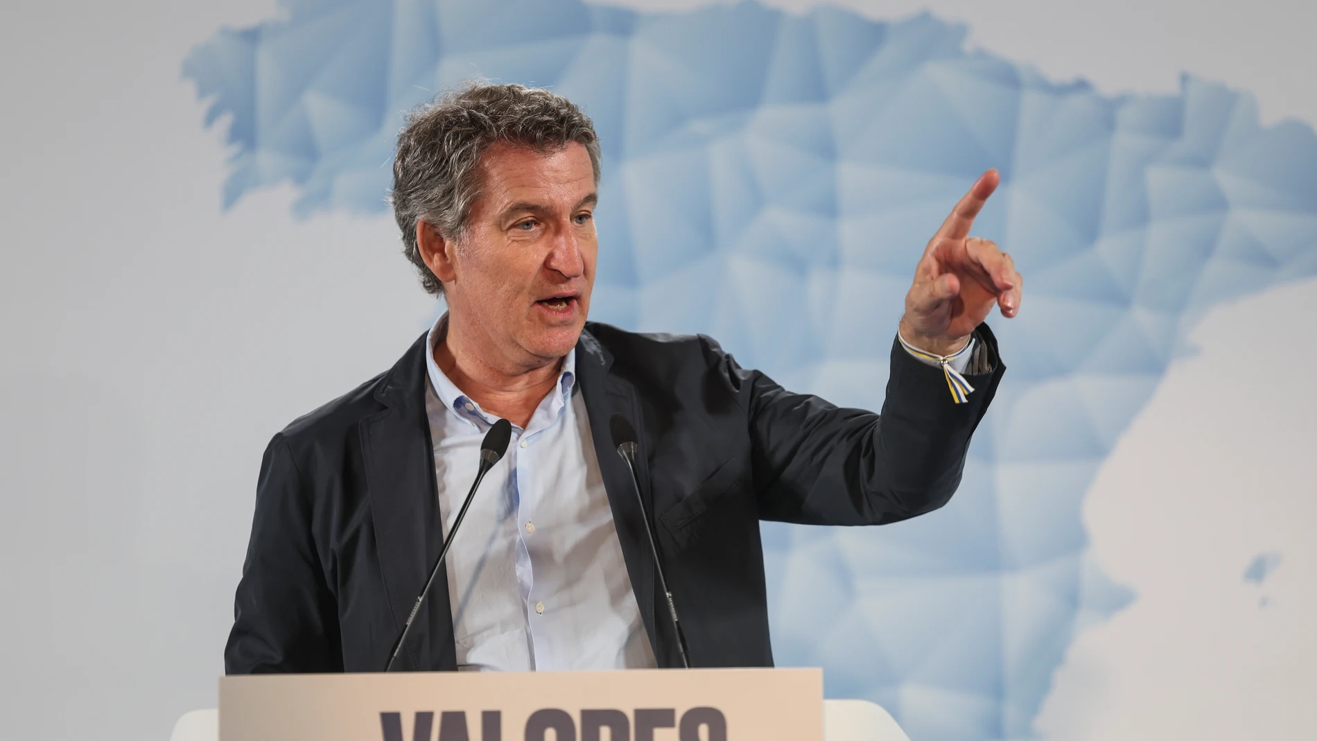 BILBAO, 07/06/2025.- El presidente del PP, Alberto Núñez Feijóo, protagoniza un acto político en Bilbao este sábado de cara al congreso del partido en julio y en vísperas de la manifestación contra el Gobierno convocada para este domingo en Madrid. EFE/ Luis Tejido