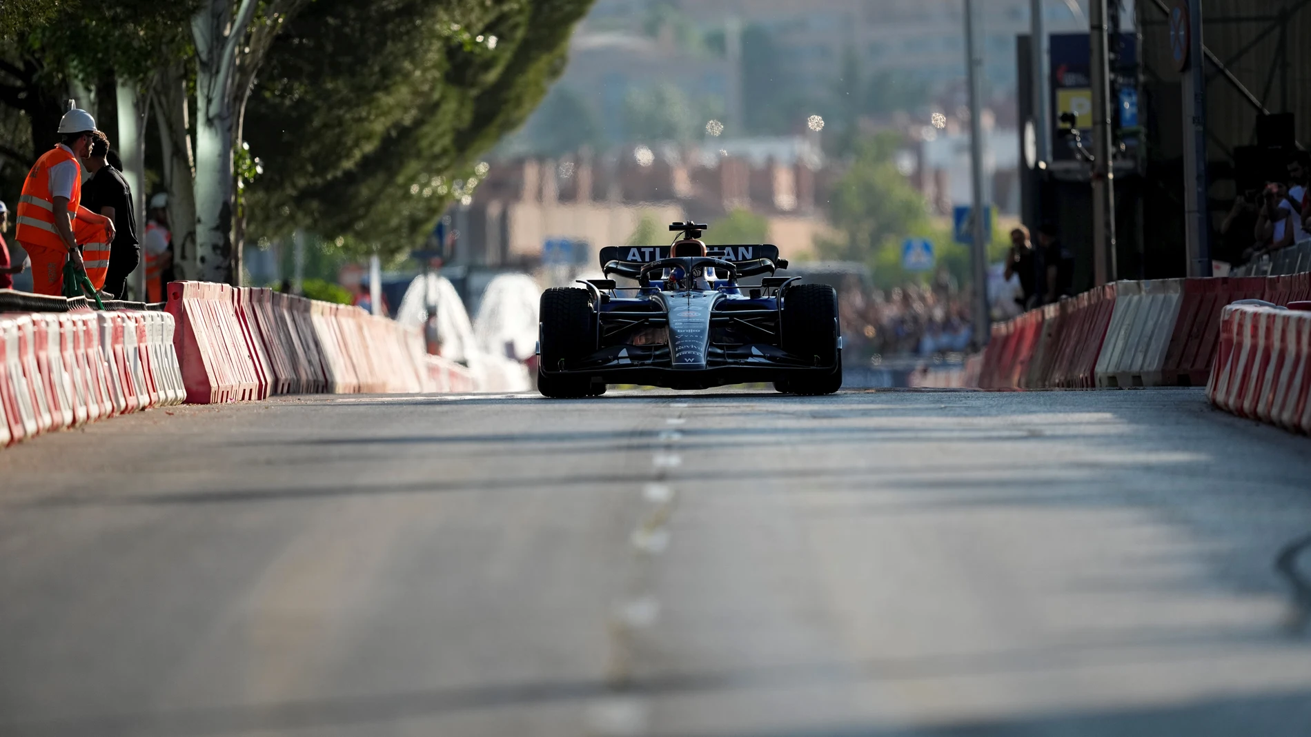 Carlos Sainz in action during an exhibition with Williams at the future Madring F1 circuit on June 07, 2025 in Madrid, Spain. AFP7 07/06/2025 ONLY FOR USE IN SPAIN