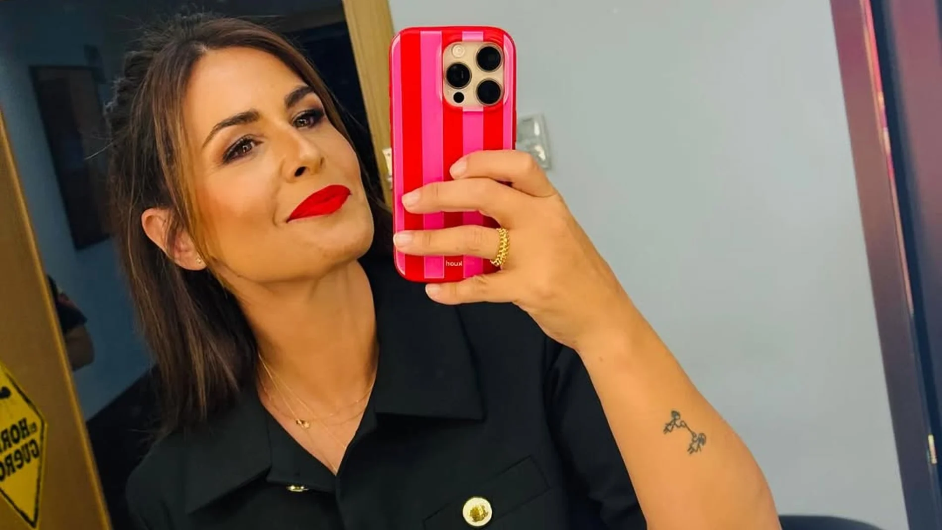 El total look negro de Nuria Roca.