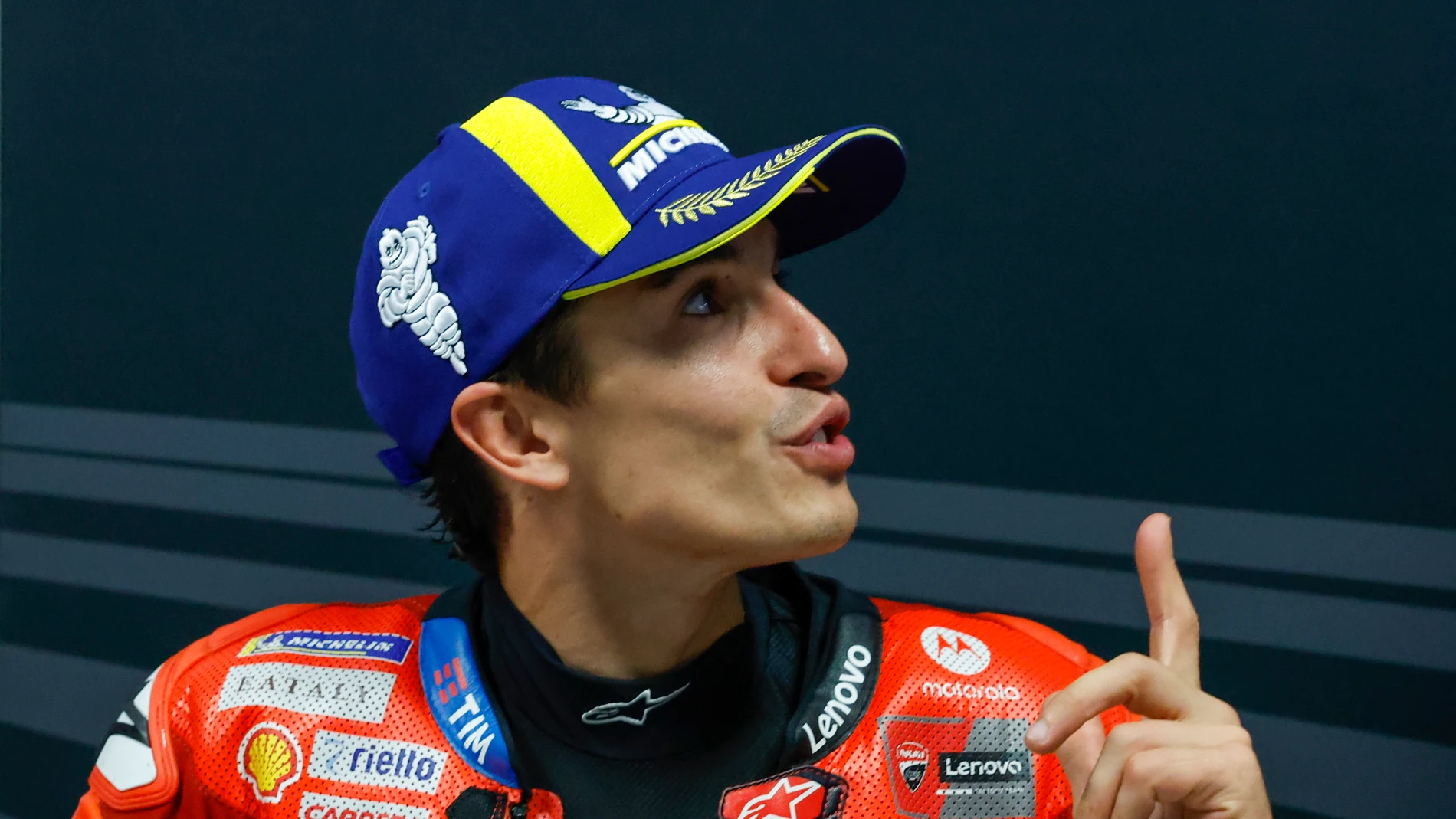 ALCAÑIZ (TERUEL), 07/06/2025.- El piloto español de MotoGP Marc Márquez (Ducati Desmosedici GP25) tras vencer en la carrera 'sprint' del Gran Premio de Aragón de MotoGP que se ha disputado este sábado en el circuito Motorland de Alcañiz. EFE/Javier Cebollada