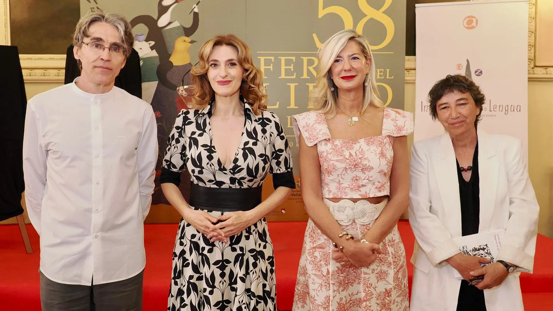CASTILLA Y LEÓN.-Los autores Rubén Abella y Amalia Iglesias, galardonados en el 'Premio de la Crítica de Castilla y León'
