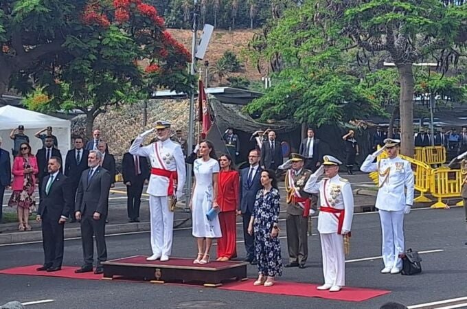 Los Reyes presidieron hoy el desfile de las Fuerzas Armadas
