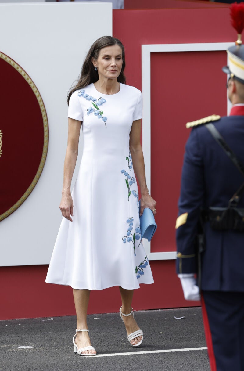 El look de la Reina Letizia en el Día de las Fuerzas Armadas 2025.