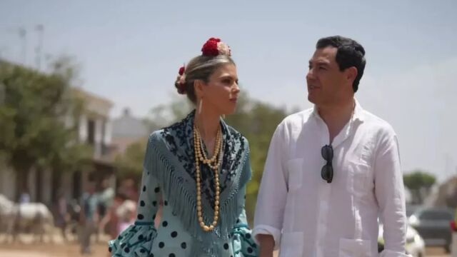 Juanma Moreno Bonilla y Manuela Villena en El Rocío.
