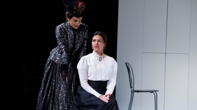 CANTABRIA.-La adaptación teatral del clásico de Clarín 'La Regenta', recala el próximo fin de semana en el Palacio de Festivales