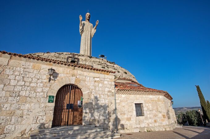 El Cristo del Otero es una referencia en el "skyline" palentino