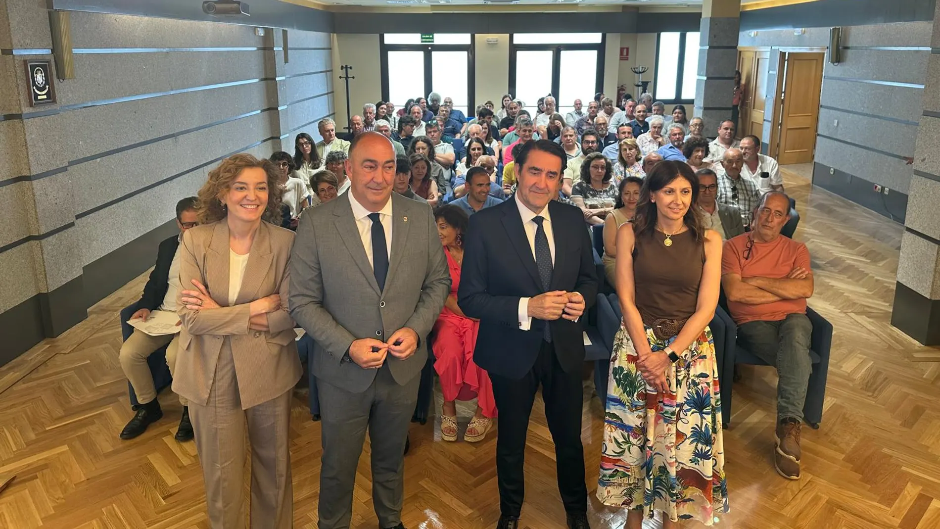 Suárez-Quiñones junto a Miguel Ángel de Vicente en la jornada celebrada en Segovia