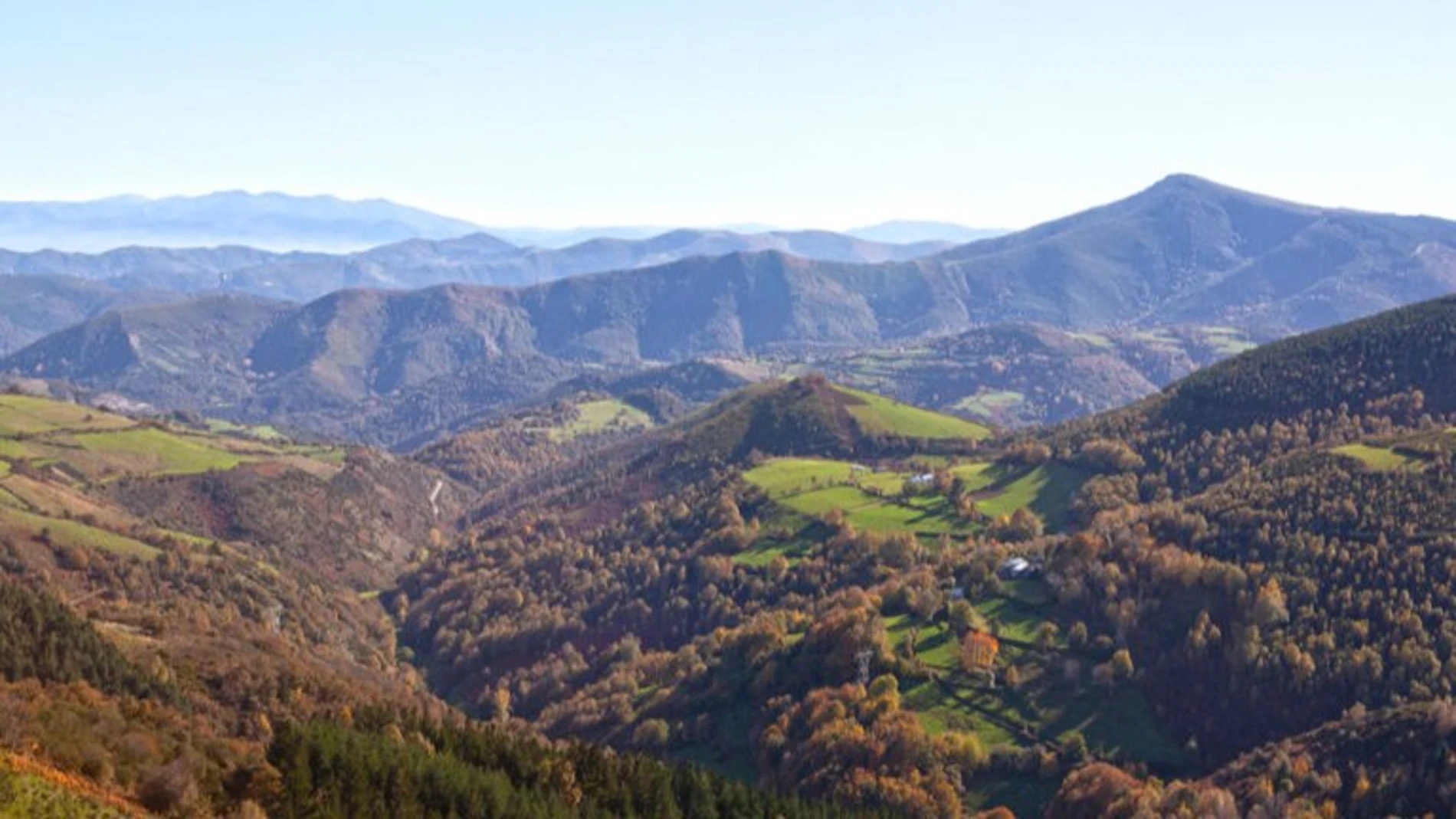 Imagen de la Sierra do Courel (Lugo) en otoño.