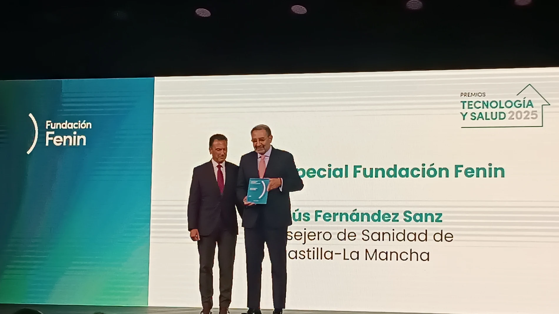 Jesús Fernández Sanz, consejero de Sanidad de Castilla-La Mancha, galardonado por Fundación Fenin