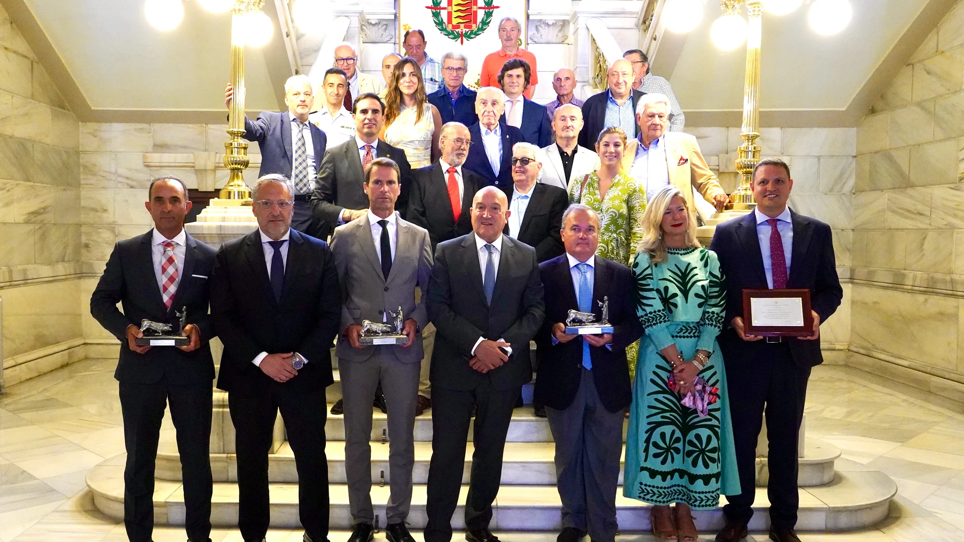 El alcalde de Valladolid, Jesús Julio Carnero, preside la entrega de trofeos de la Feria de San Pedro Regalado