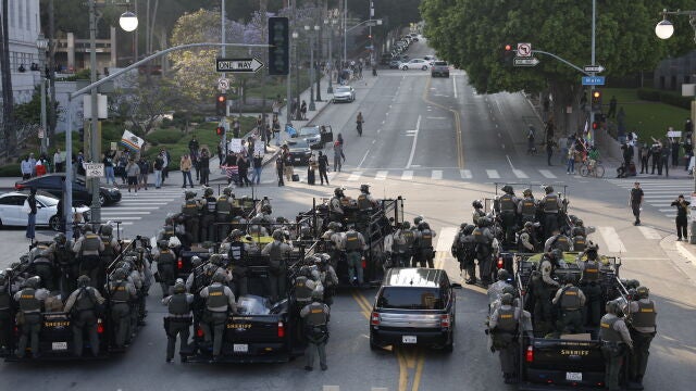 Miembros de la Guardia Nacional de EEUU en Los Angeles